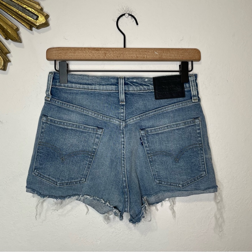 Levi’s 501 Embroidered Shorts - Picture 4 of 16